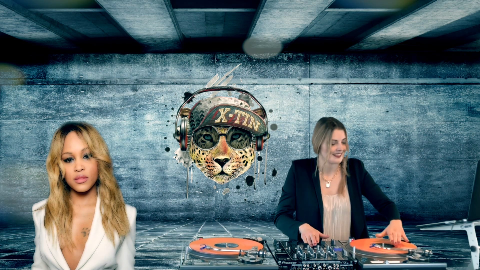 DJane X-tin - Impulsive Sets mit origineller Song-Auswahl