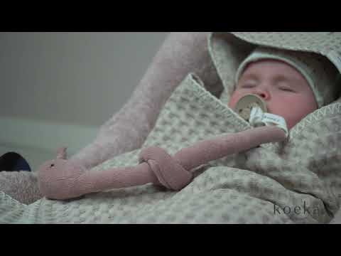 Einschlagdecken & Decken, koeka – Produktvideo: zeigt das Produkt in Anwendung